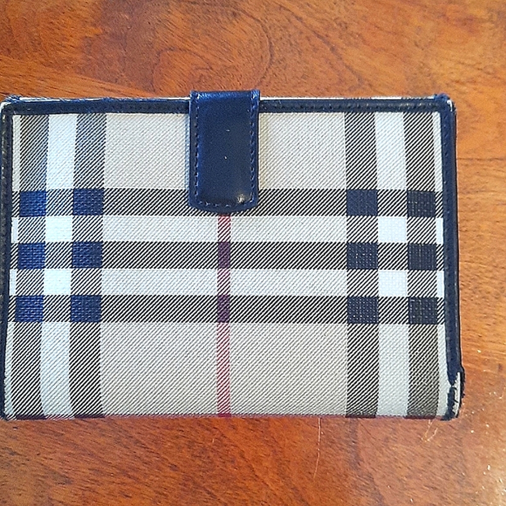 Burberry authentic Nova Check wallet - Picture 2 of 14